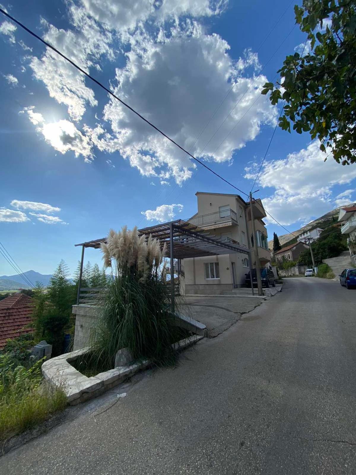 Sun City Apartments Trebinje Exterior photo